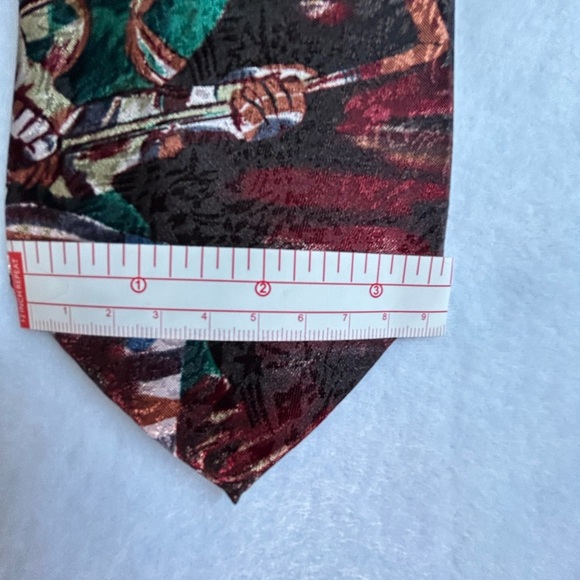 Novelty Hockey player graphic tie - Picture 4 of 5